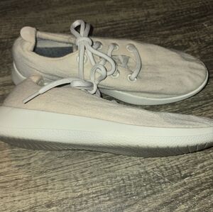 Allbirds Size 10 Women's Cream Wool Runners